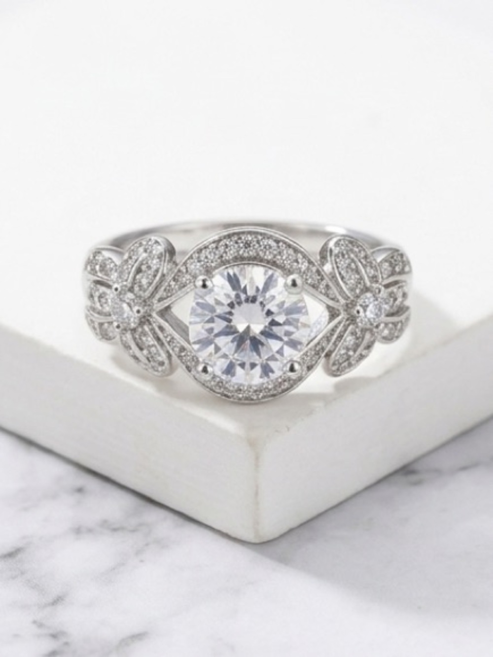 Elegant Silver tone Round Cut Cubic Stone Halo Flower Ring Jewelry